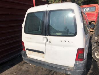 Peugeot Partner 1998-2003 (Sol Kanat) Çıkma Bagaj Kapağı