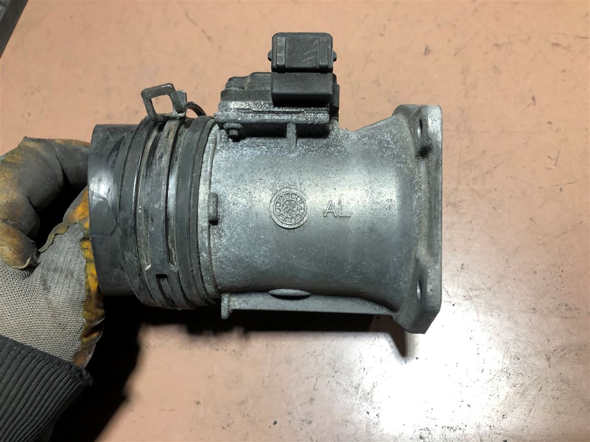 Audi A4 A6 1.6 1997-2000 Hava Akışmetre 037906461B HITACHİ