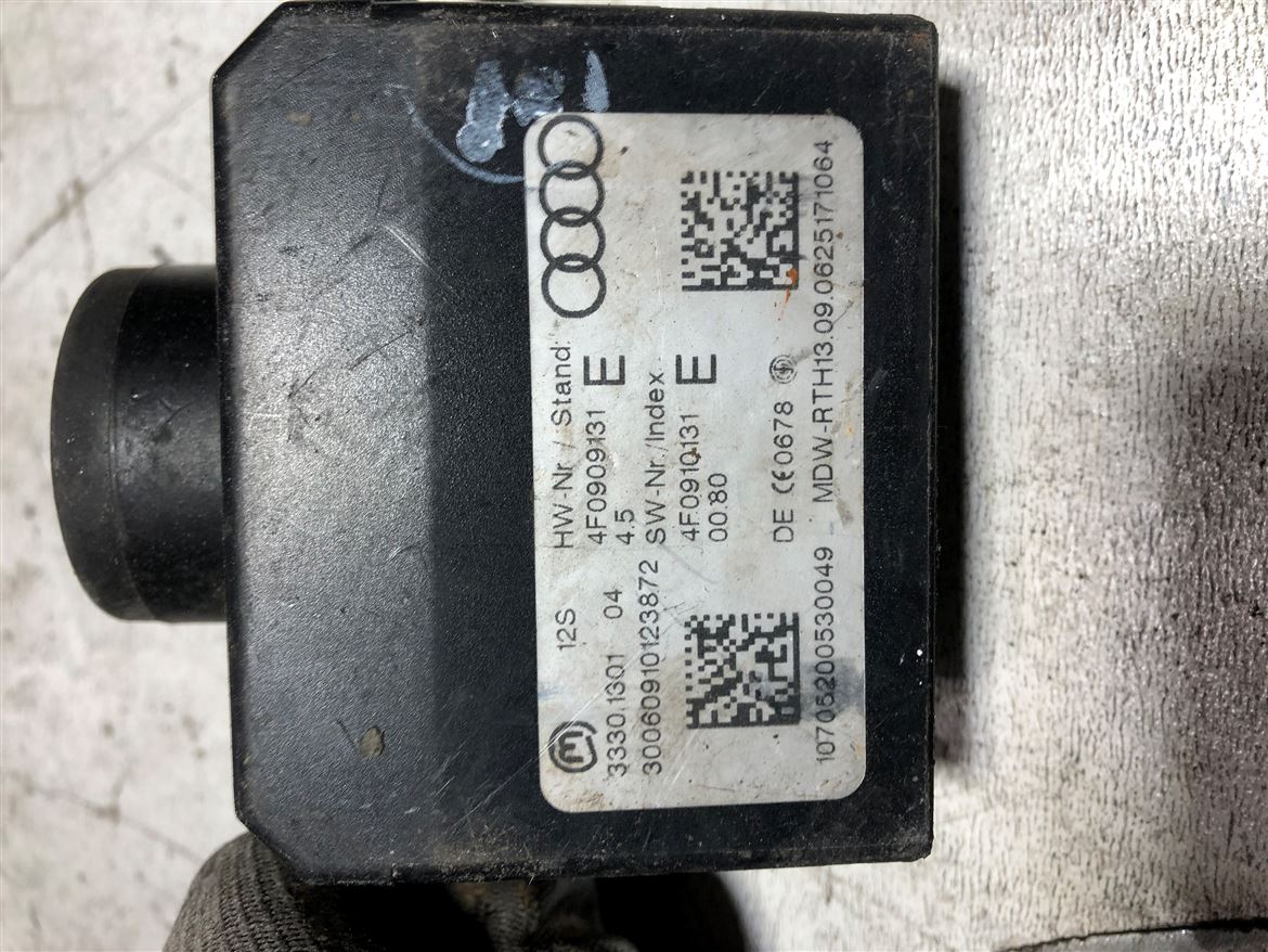 AUDI A6 Q7 KONTAK 4F0909131