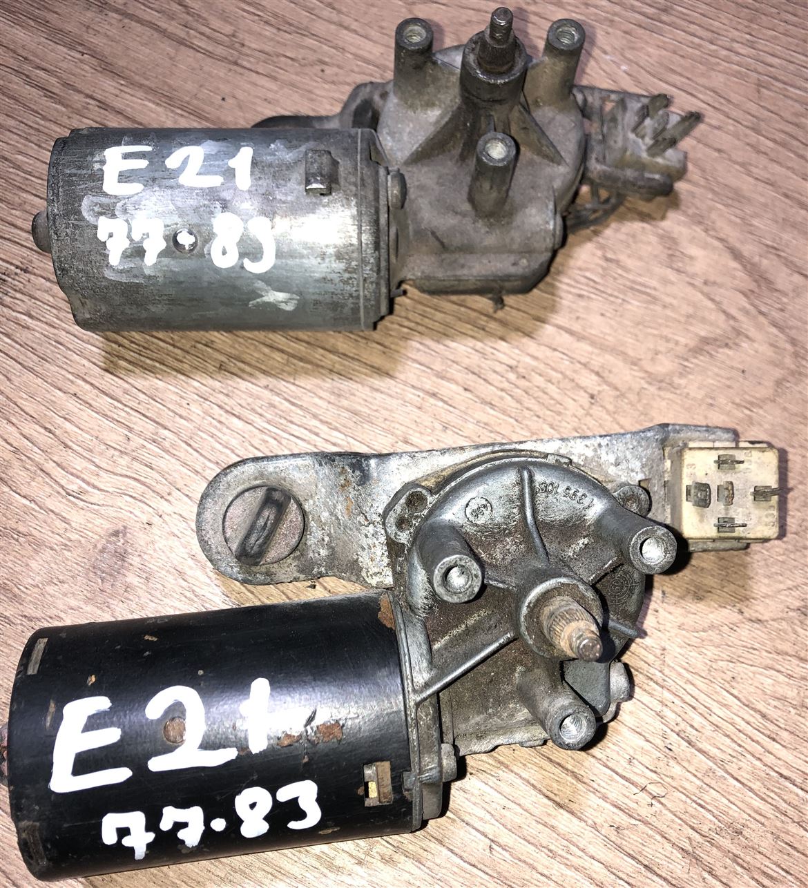 BMW E21 1977-1983 Ön Cam Silecek Motoru (2)