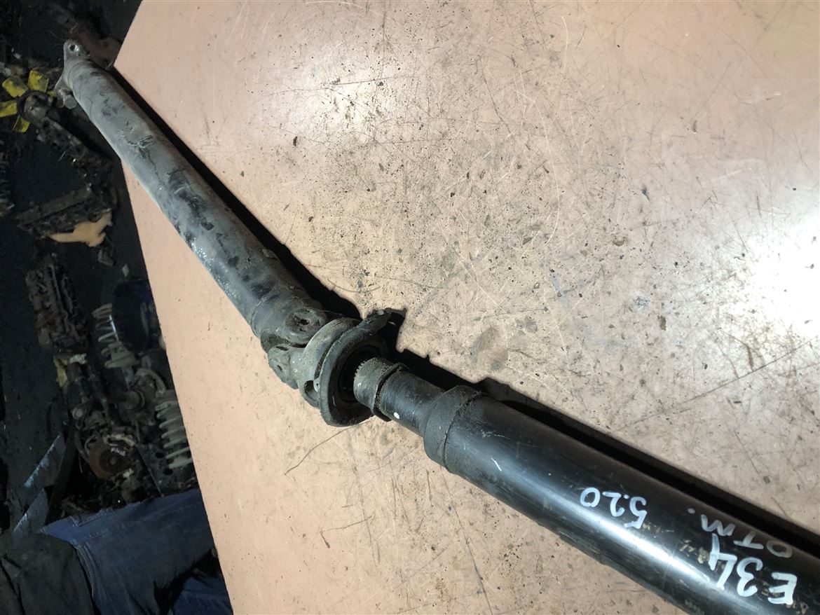 BMW E34 5.20 Otomatik Vites Çıkma Şaft