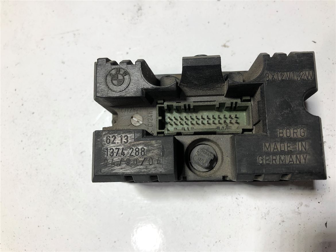 BMW E34 Dijital Saat