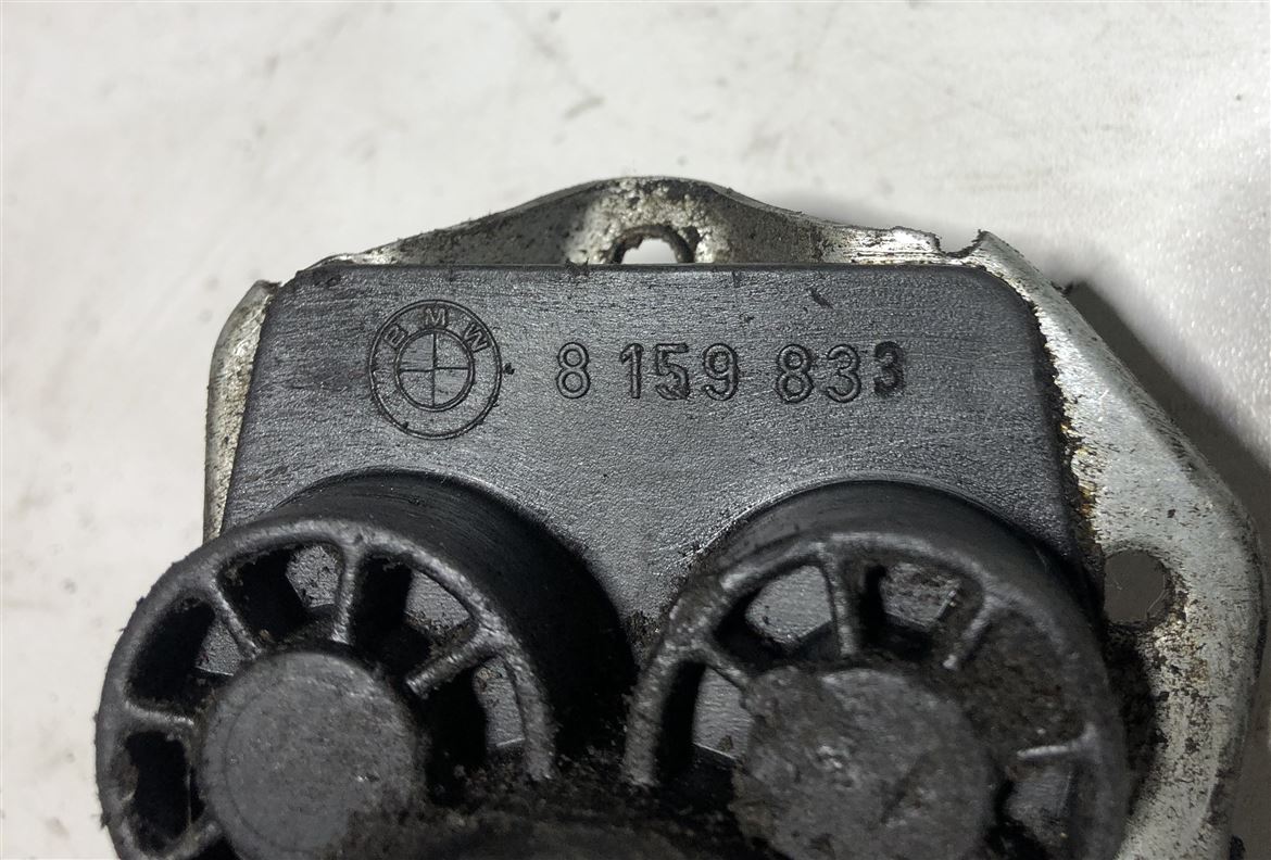 BMW E39 1995-2004 Sol Arka Cam Krikosu 8159833