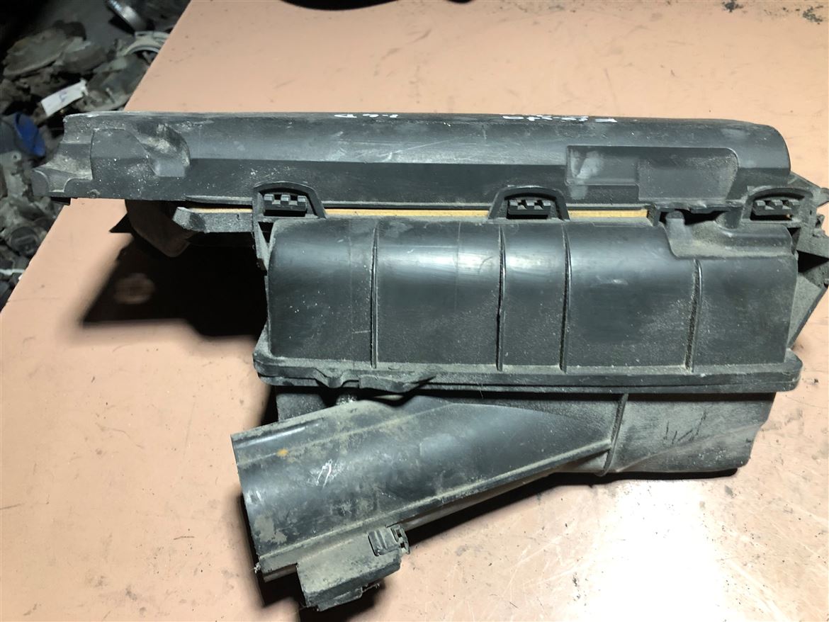 Citroen C2 C3 206 307 1.4 HDİ Hava Filtre Kutusu