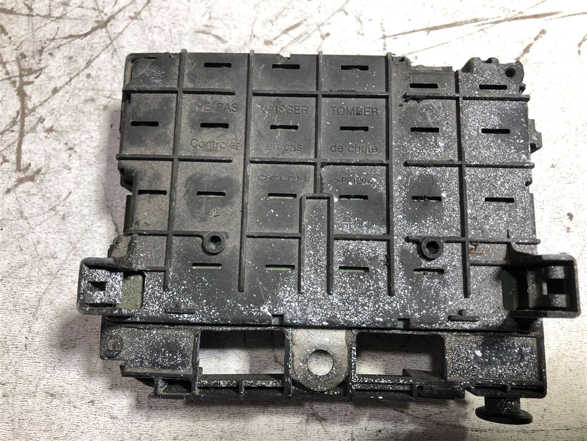 Citroen C2 C3 C5 Sigorta Kutusu Panosu (BSM B3) 9657608780