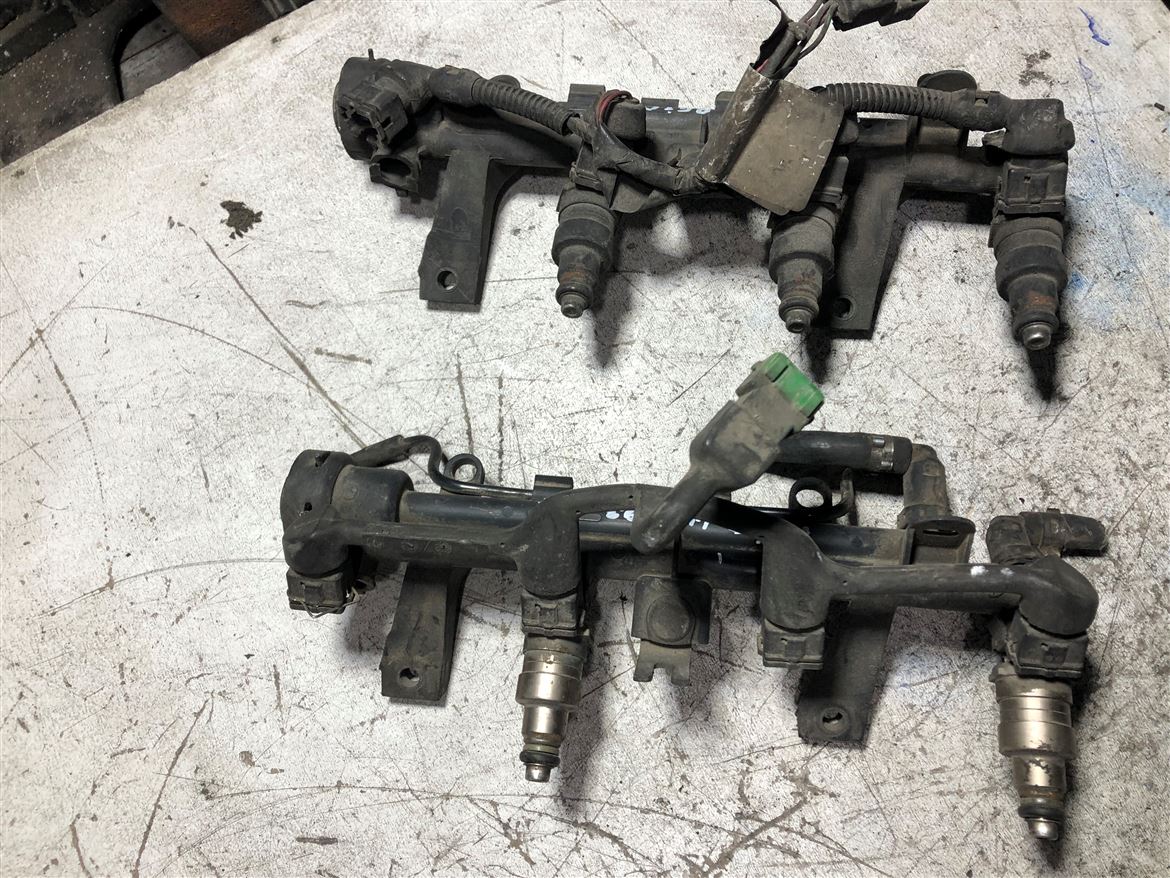 Citroen Xsara Saxo Berlingo 1.4 1995-2002 Enjektör Kütüğü