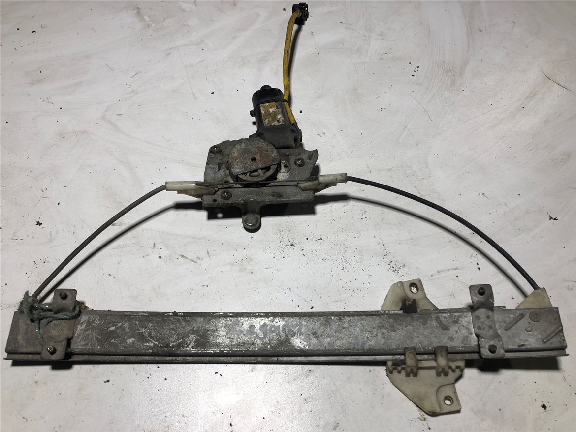 Daewoo Leganza Sağ Arka Kapı Cam Krikosu