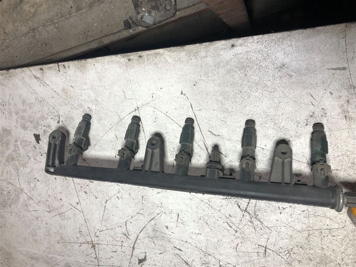 Fiat Coupe Bravo Marea Stlio 2.0-2.4 (5 Silindir) Enjektör Kütüğü 0280151049