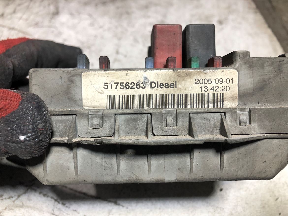 Fiat Doblo 1.3-1.9 JTD Sigorta Kutusu Panosu 51756263