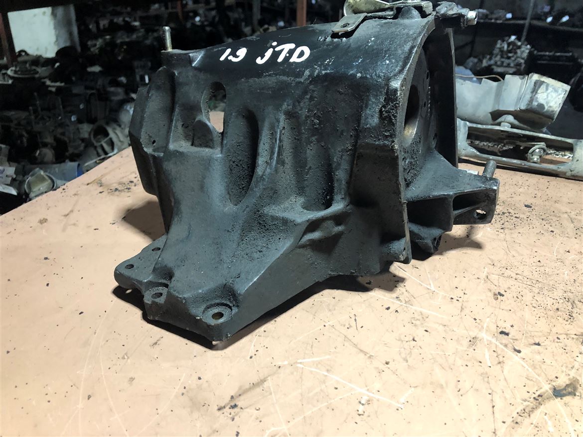 Fiat Doblo Marea 1.9 JTD Mazot Pompası Braketi