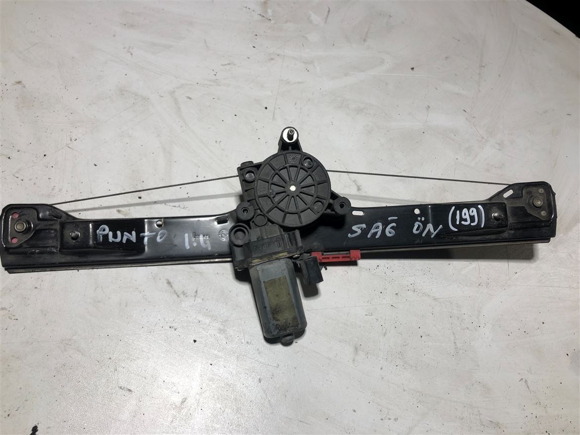 Fiat Grande Punto EVO (199) 2005-12 Sağ Ön Kapı Cam Krikosu 51723317