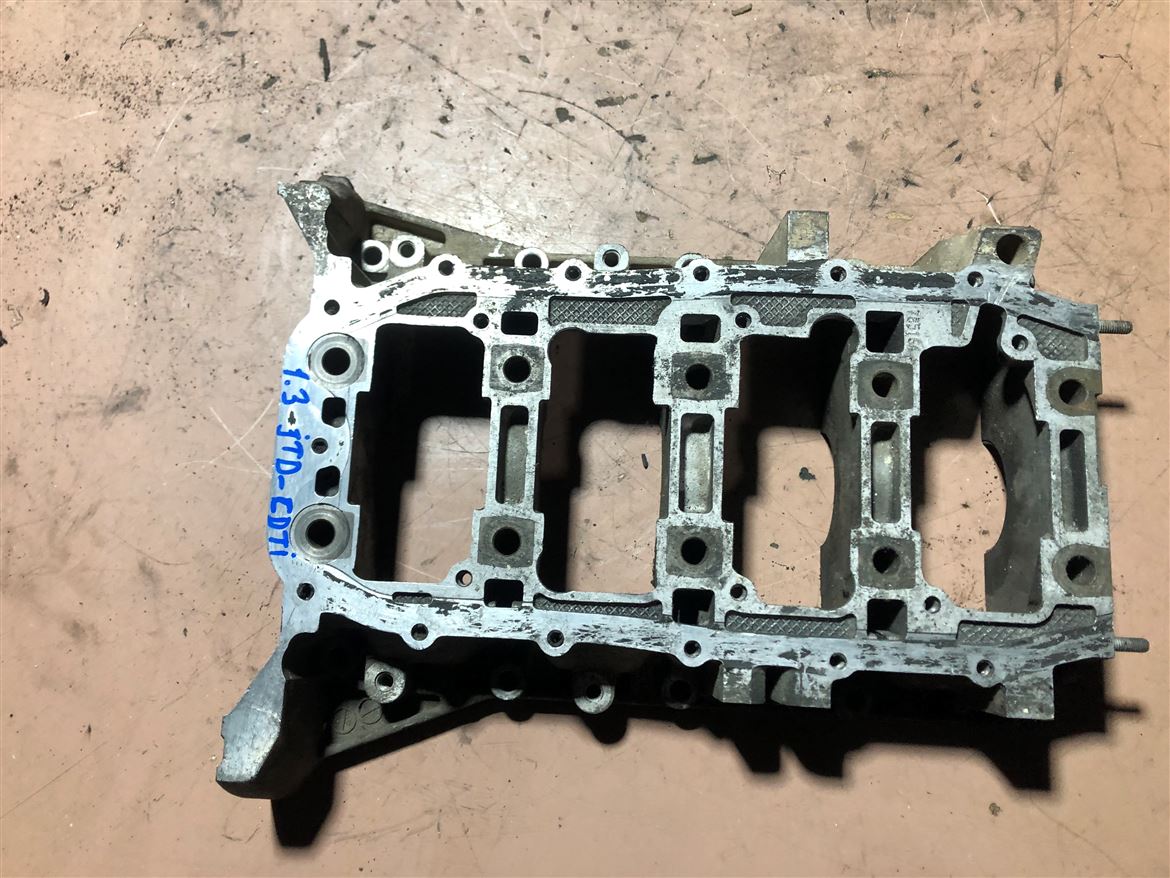 Fiat Palio Doblo Lİnea Egea 1.3 Jtd 2004-18 Grank Alt Gövdesi 73500430