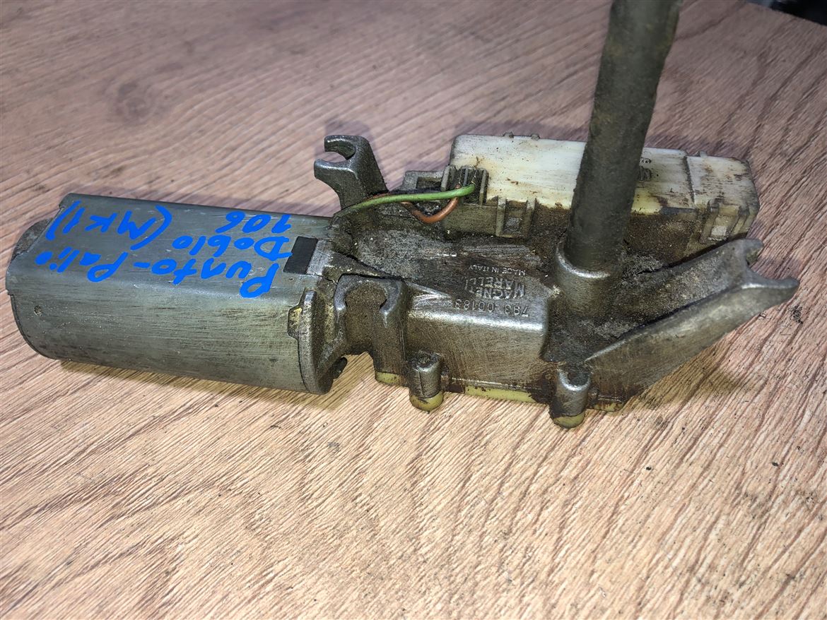 Fiat Palio Punto Doblo MK1 Arka Cam Silecek Motoru (2)