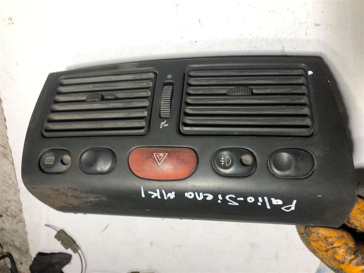 Fiat Palio Siena MK1 Havalandırma Izgarası Düğme Çeçevesi