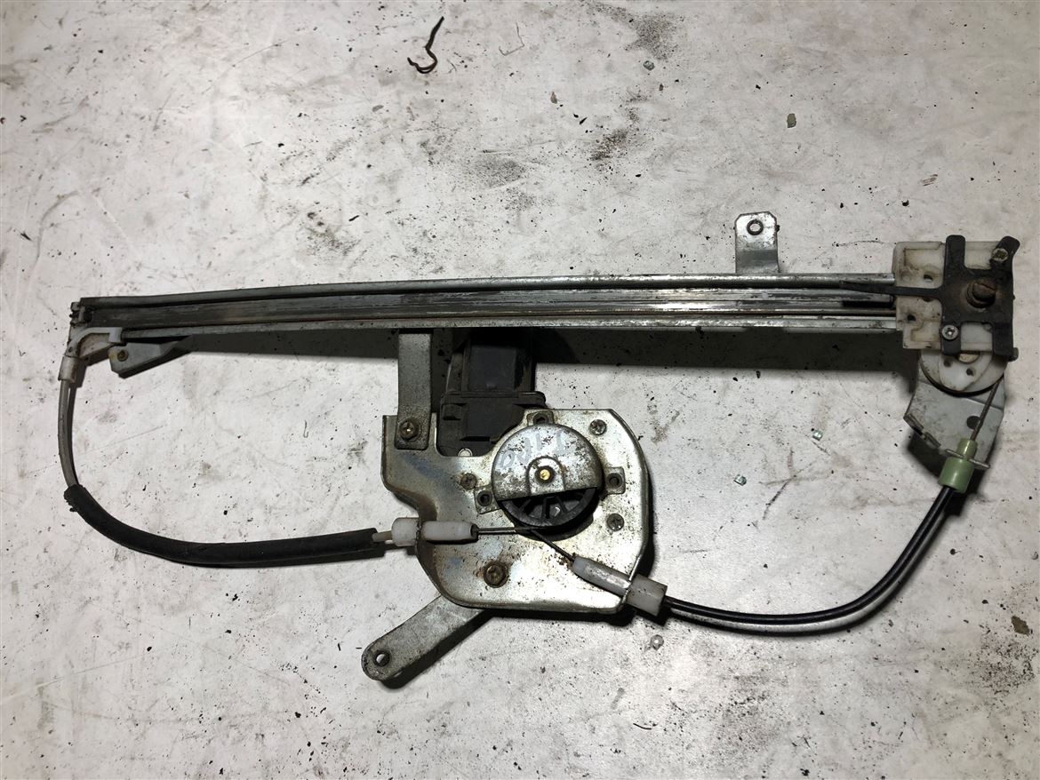 Fiat Tempra Tipo Sol Ön Kapı Cam Krikosu (2)