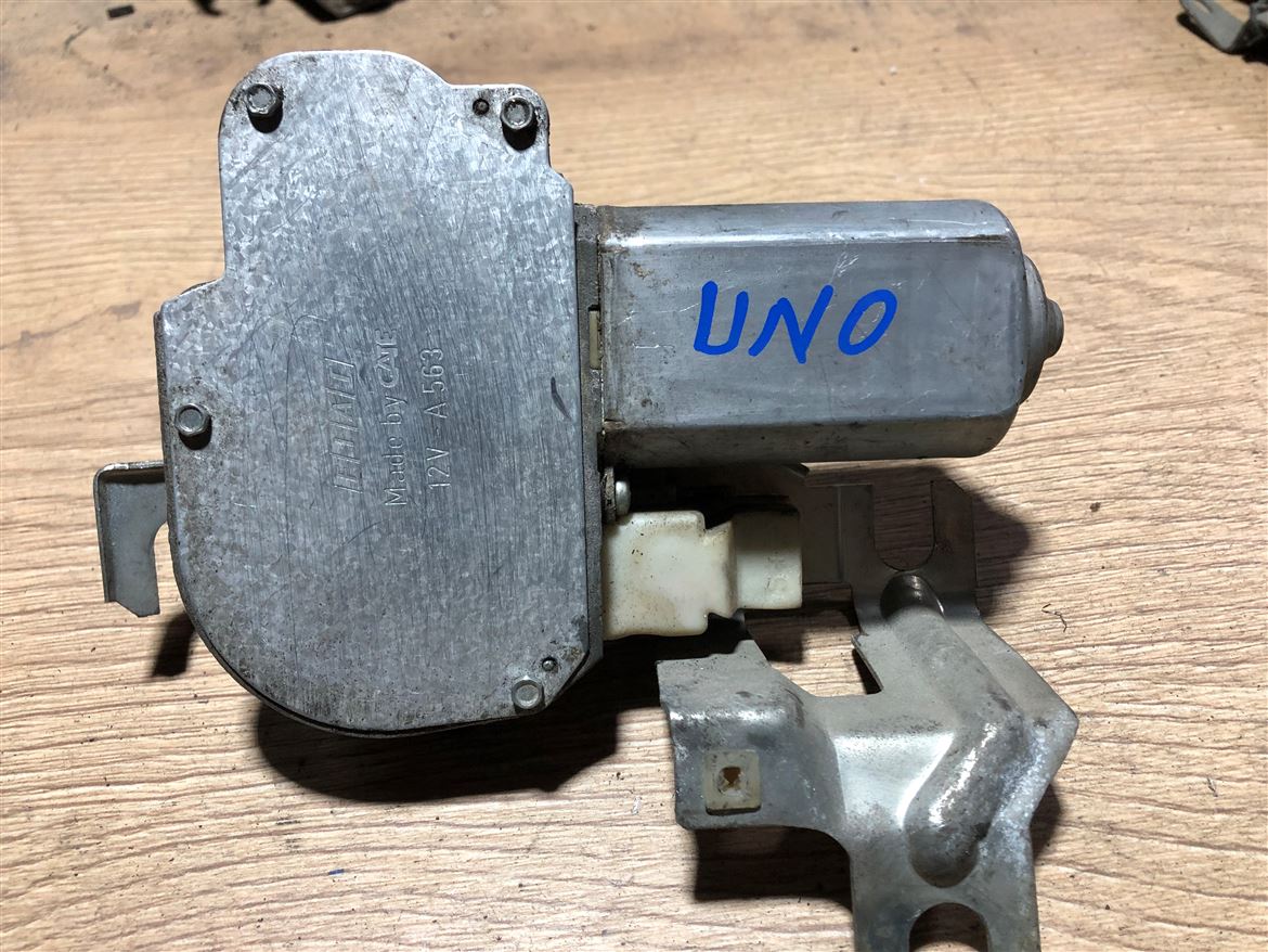 Fiat Uno Arka Cam Silecek Motoru (2)