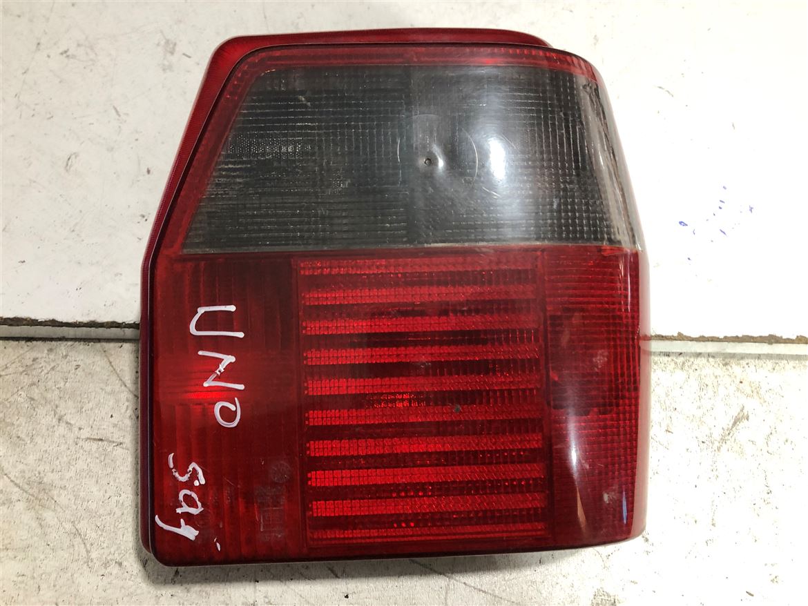 Fiat Uno Duylu Sağ Arka Stop Lambası (Orjinal FİAT)