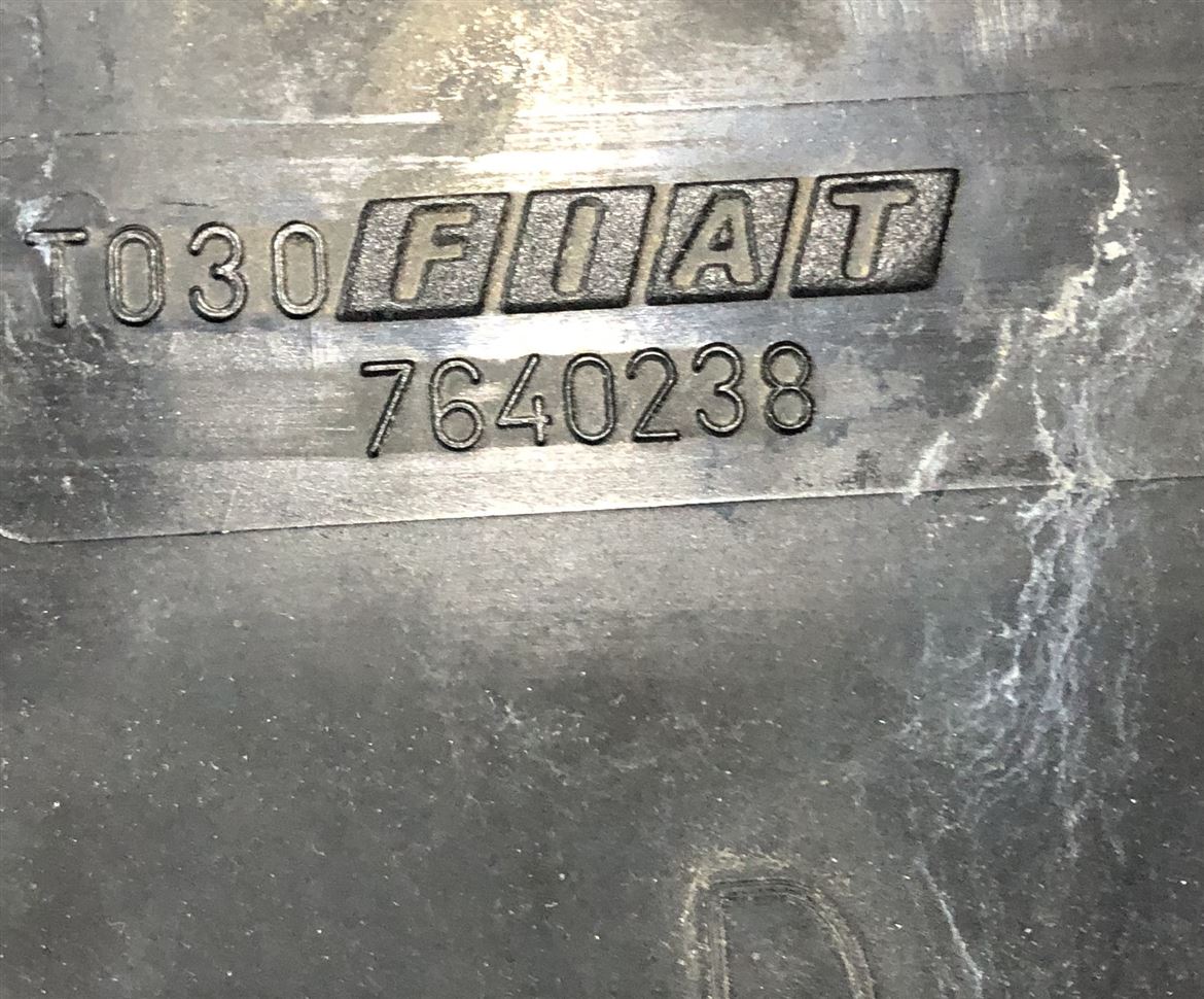 Fiat Uno Duylu Sağ Arka Stop Lambası (Orjinal FİAT)