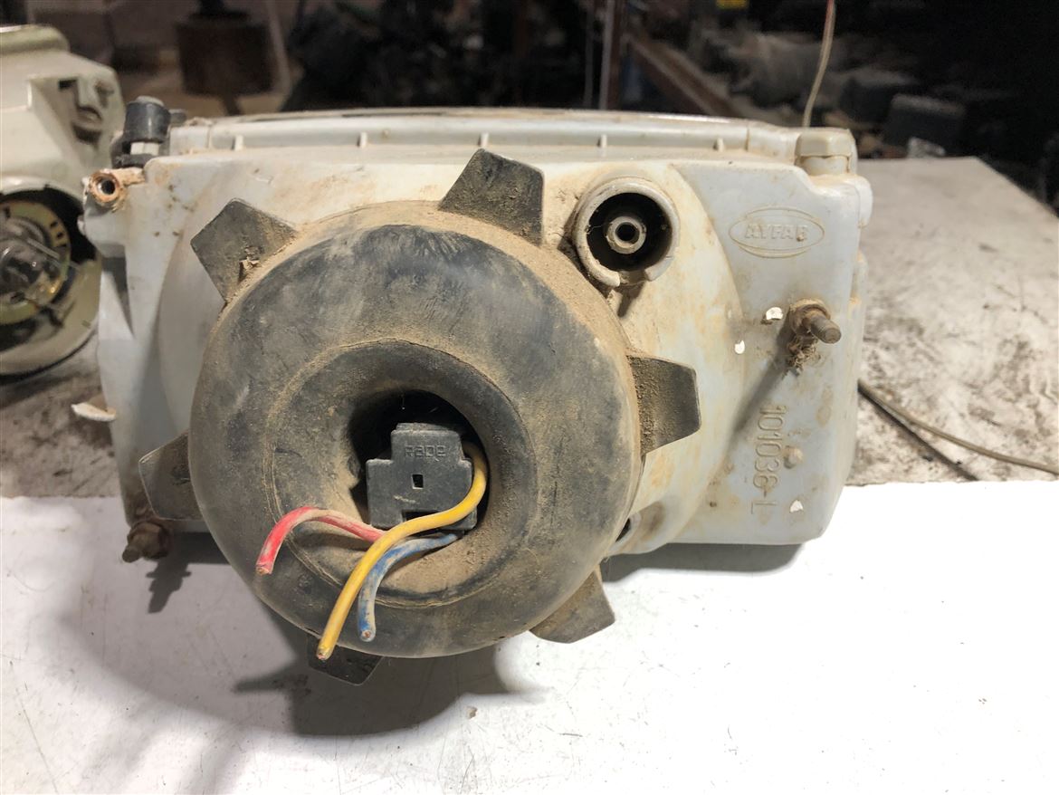 Fiat Uno Sol ÖN Far