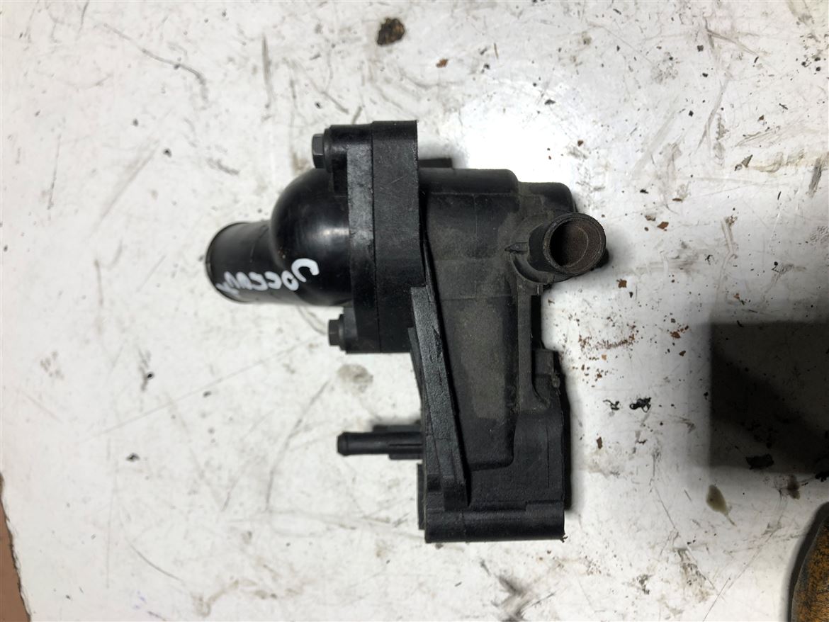 Ford Connect 2002-2012 Termostat Gövdesi