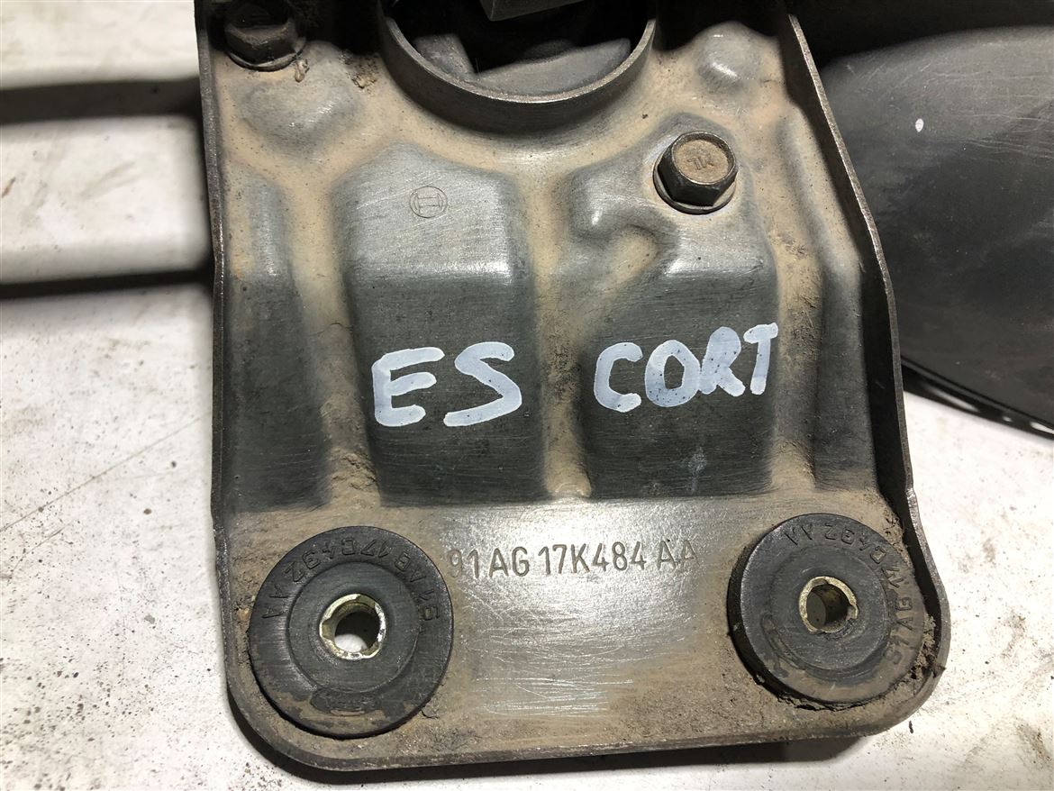Ford Escort 1990-2000 Ön Cam Silecek Motoru-Mekanizması (2)