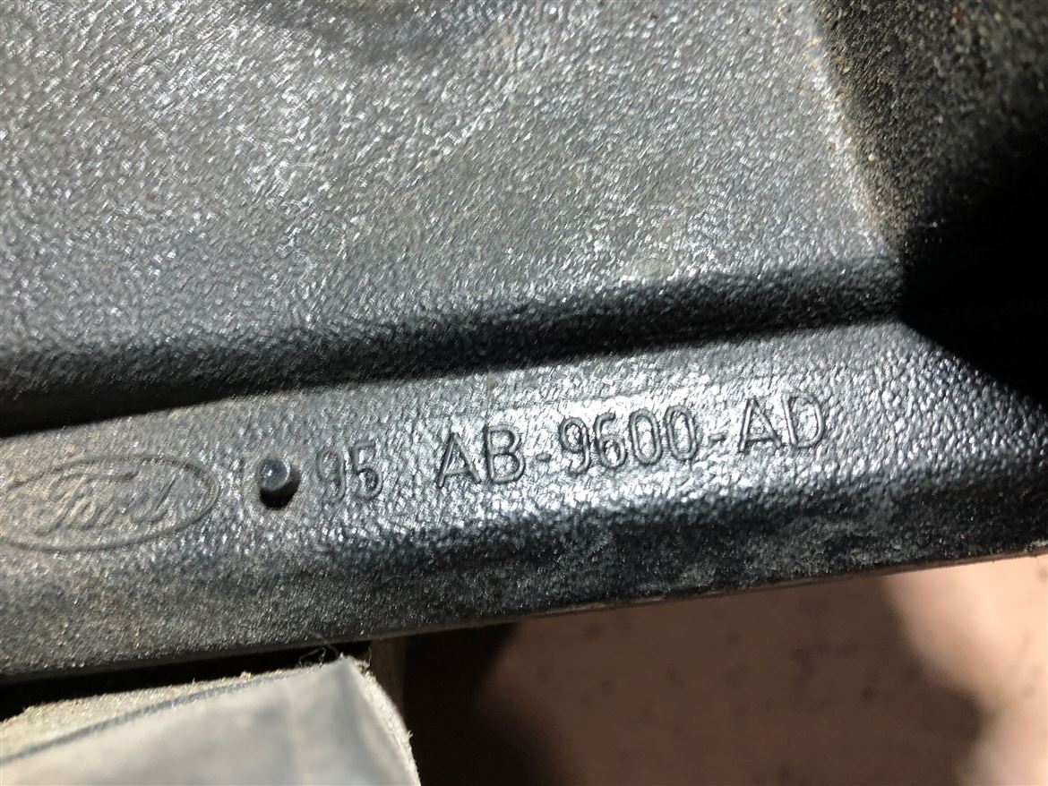 Ford Escort 1995-2000 Hava Filtre Kutusu 95AB-9600-AD Orjinal