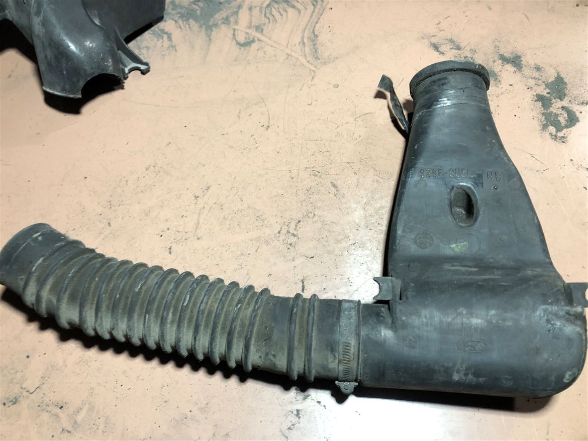 Ford Escort Hava Filtre Hortumu 928F-9U512-HB