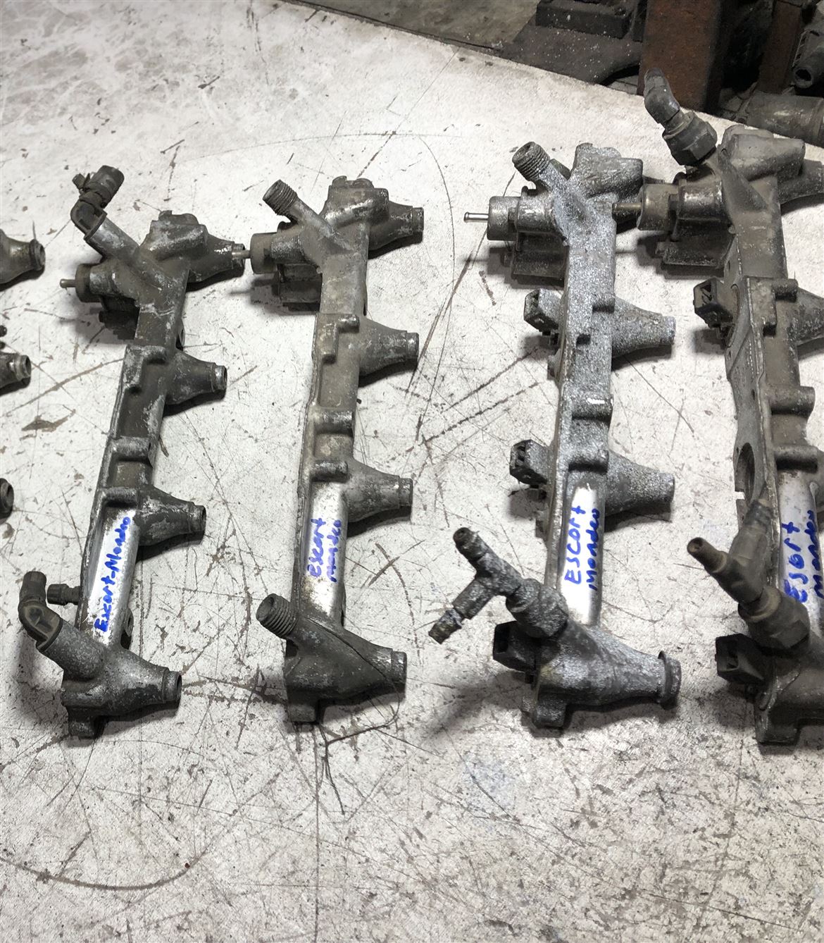 Ford Escort Mondeo 1992-2000 938F-9d280-AA Enjektör Kütüğü