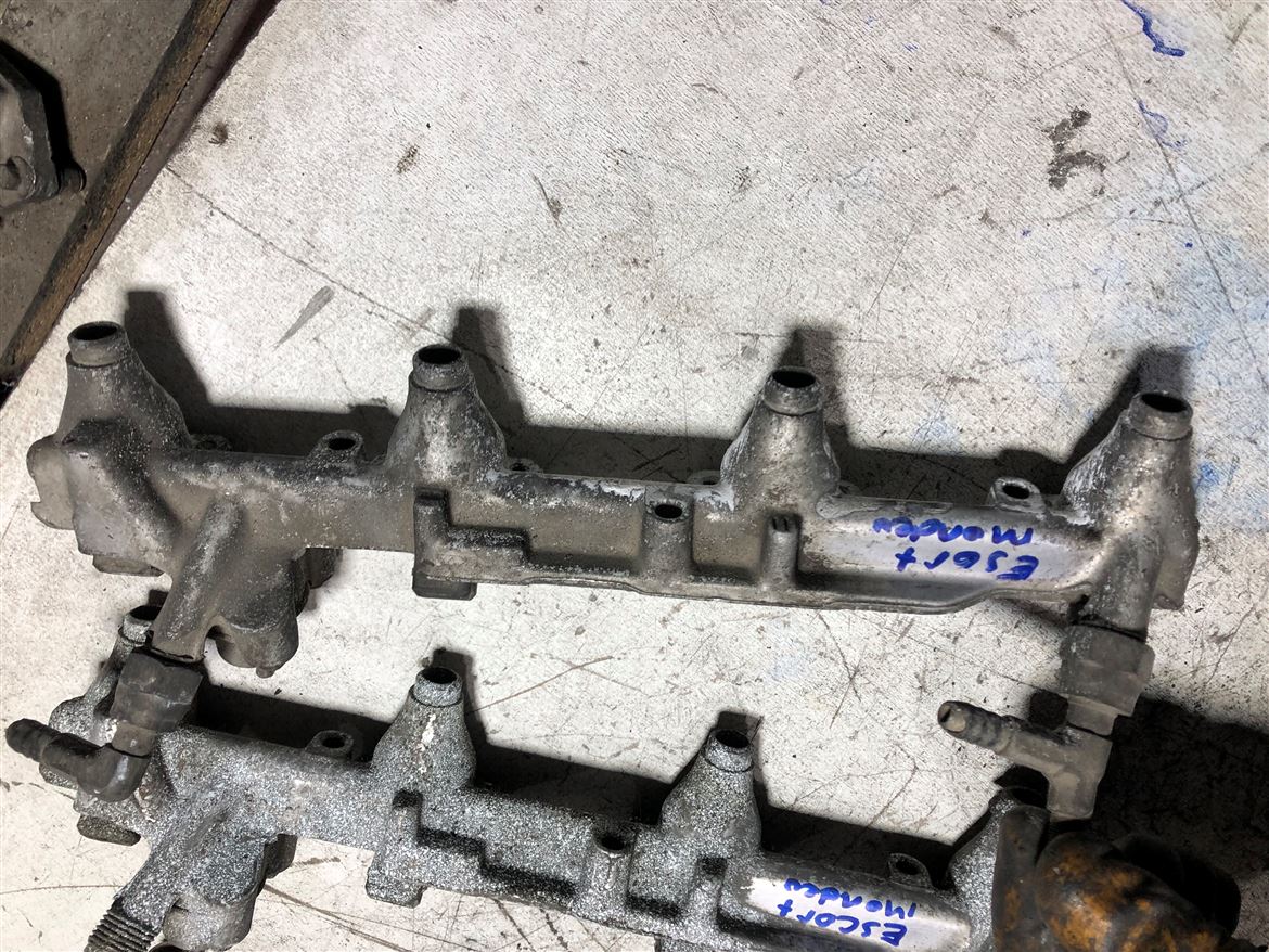 Ford Escort Mondeo 1992-2000 938F-9d280-CA Enjektör Kütüğü