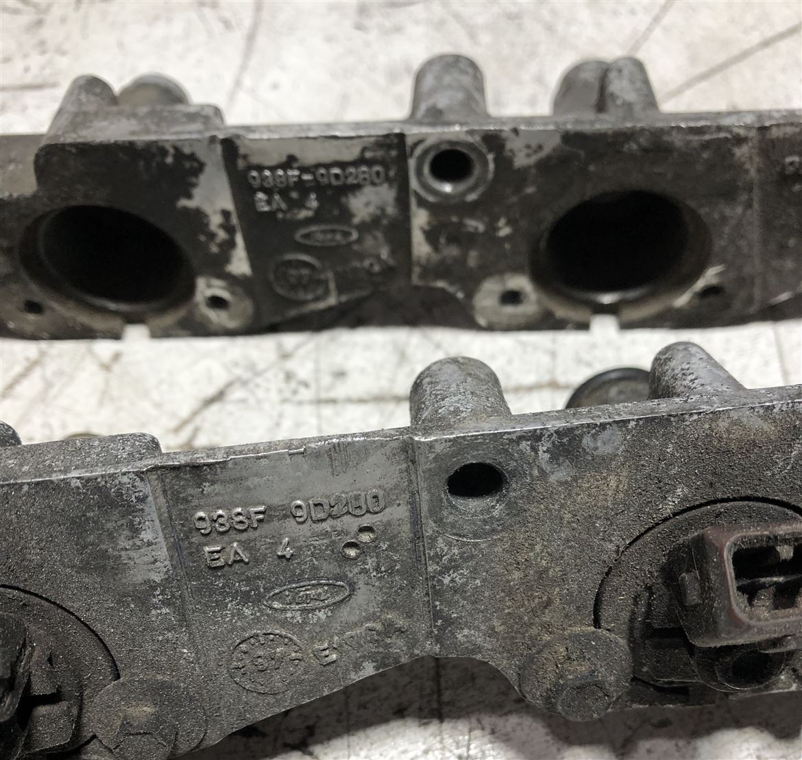 Ford Escort Mondeo 1992-2000 938F-9d280-EA Enjektör Kütüğü