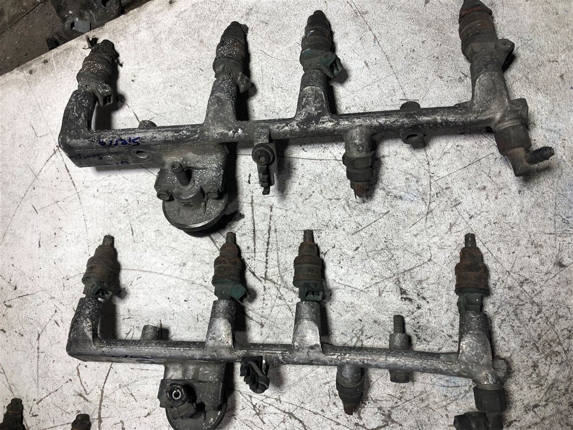 Ford Escort Mondeo 1992-2000 938F-9d280-EA Enjektör Kütüğü