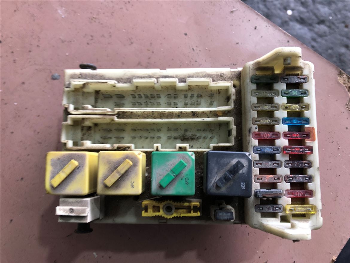 Ford Mondeo 1993-2000 Sigorta Panosu Kutusu 93BG-14K150-AD