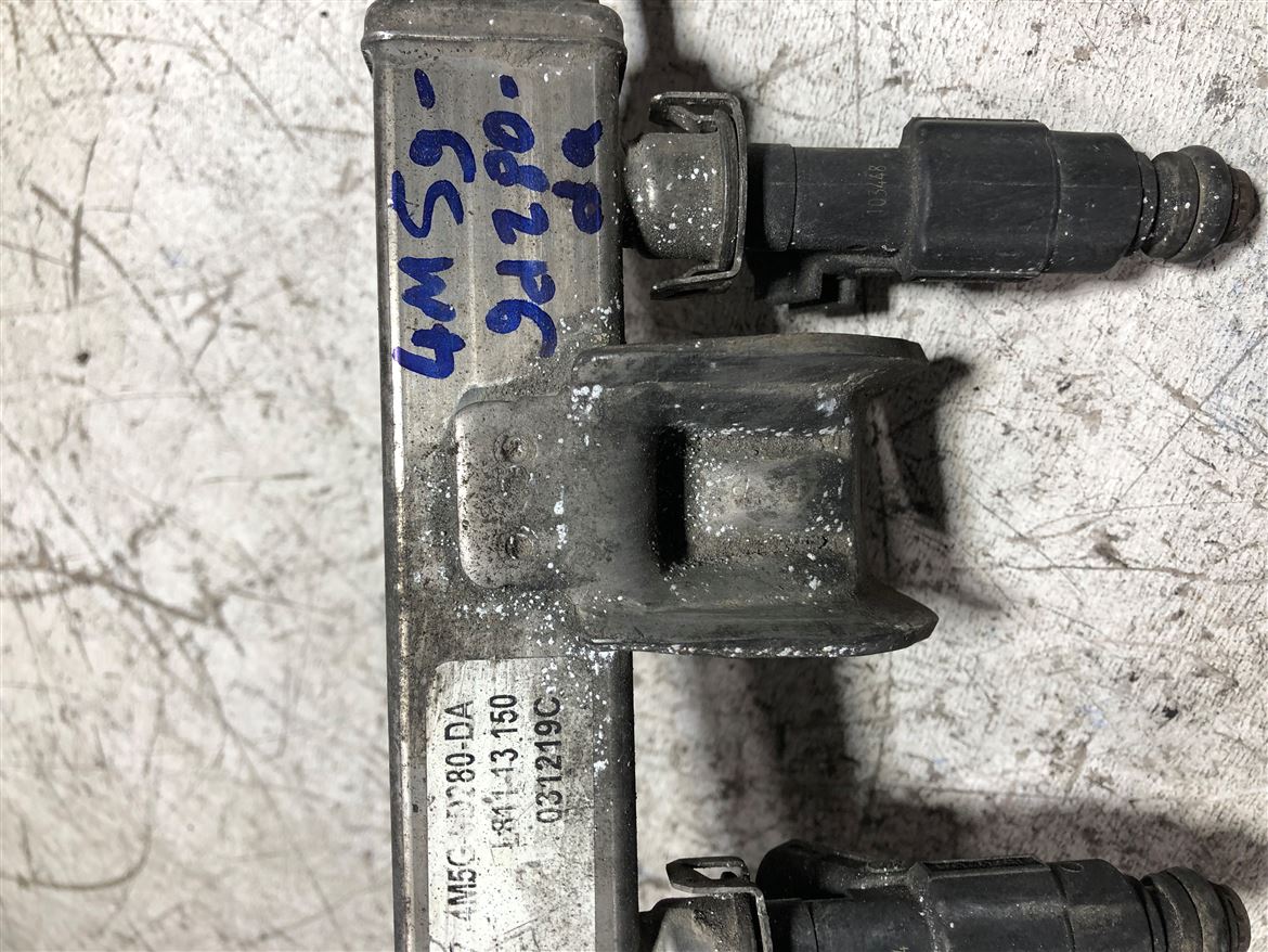 Ford Mondeo Focus C-Max 2001-2007 Enjektör Kütüğü 4M5G-9D280-DA