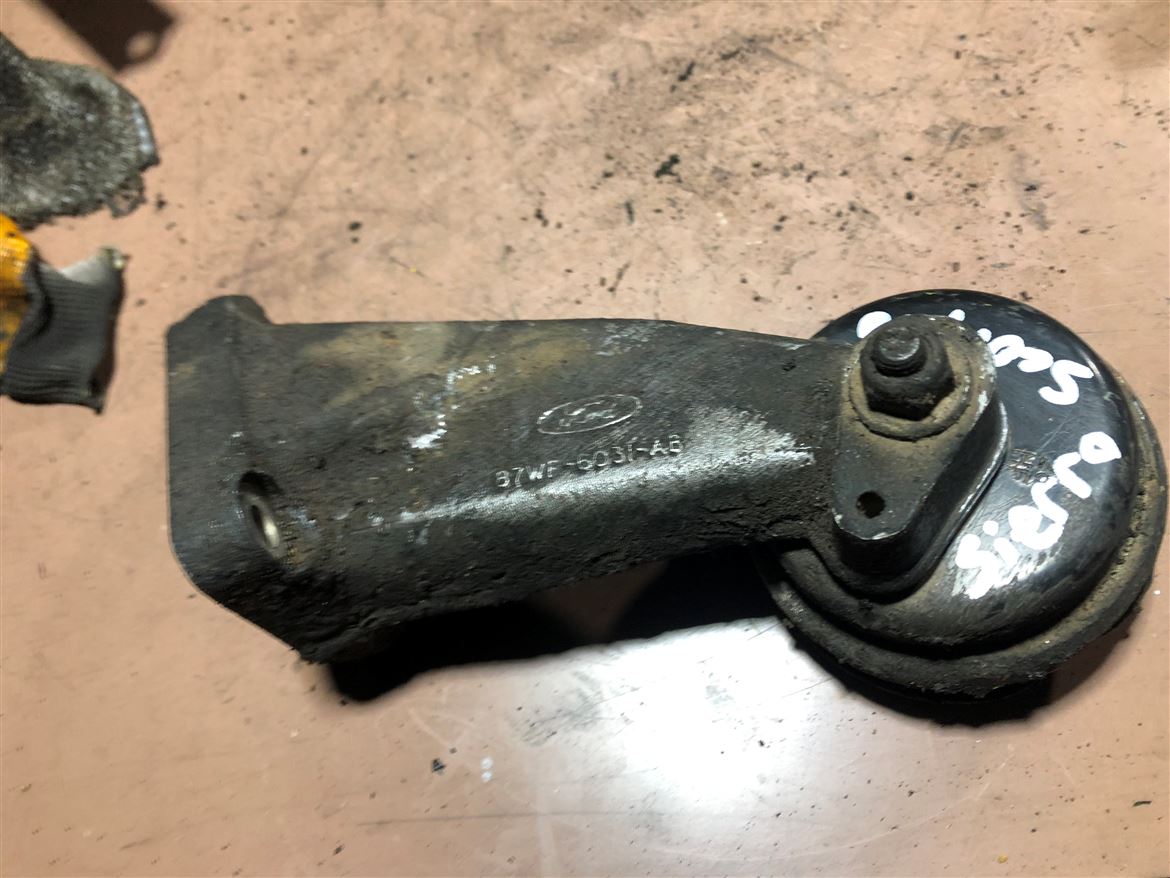 Ford Scorpio Sierra Granada 1987-1994 Motor Kulağı Braketi