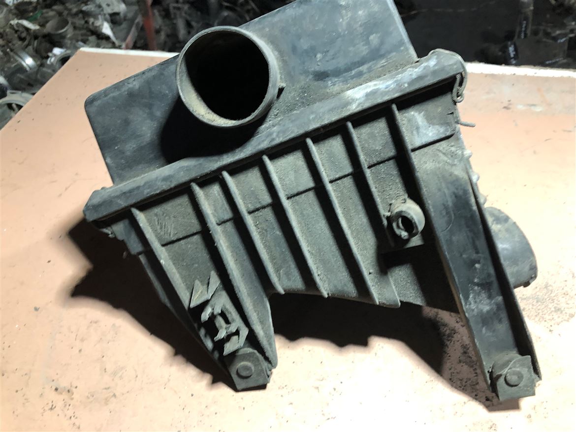 Ford Sierra 2.0 Hava Filtresi Kutusu 88Wf9600BA