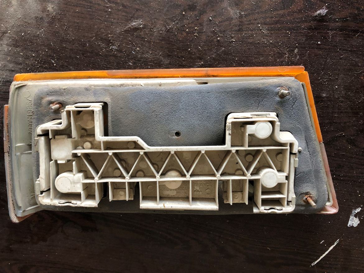Ford Taunus 1986-1990 Sağ Stop Lambası
