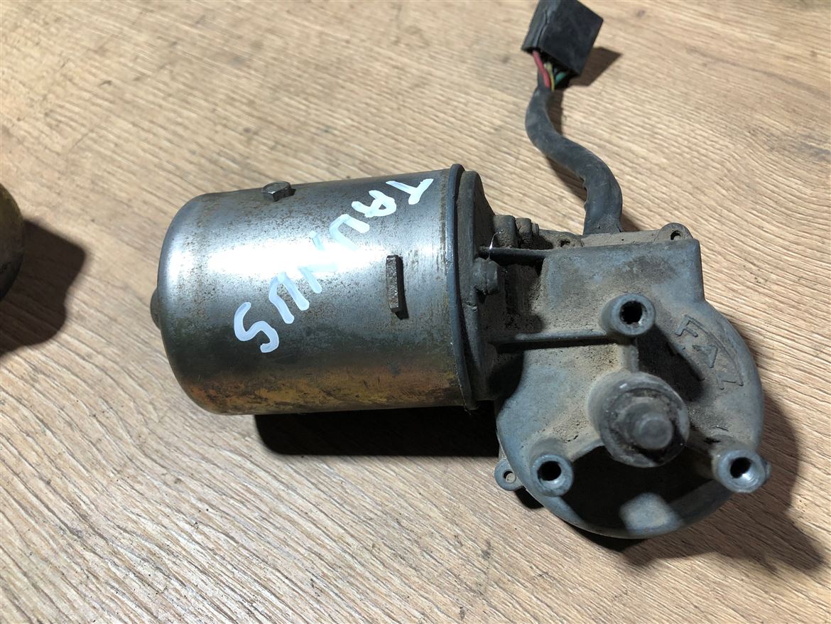 Ford Taunus Ön Cam Silecek Motoru--2 (3)