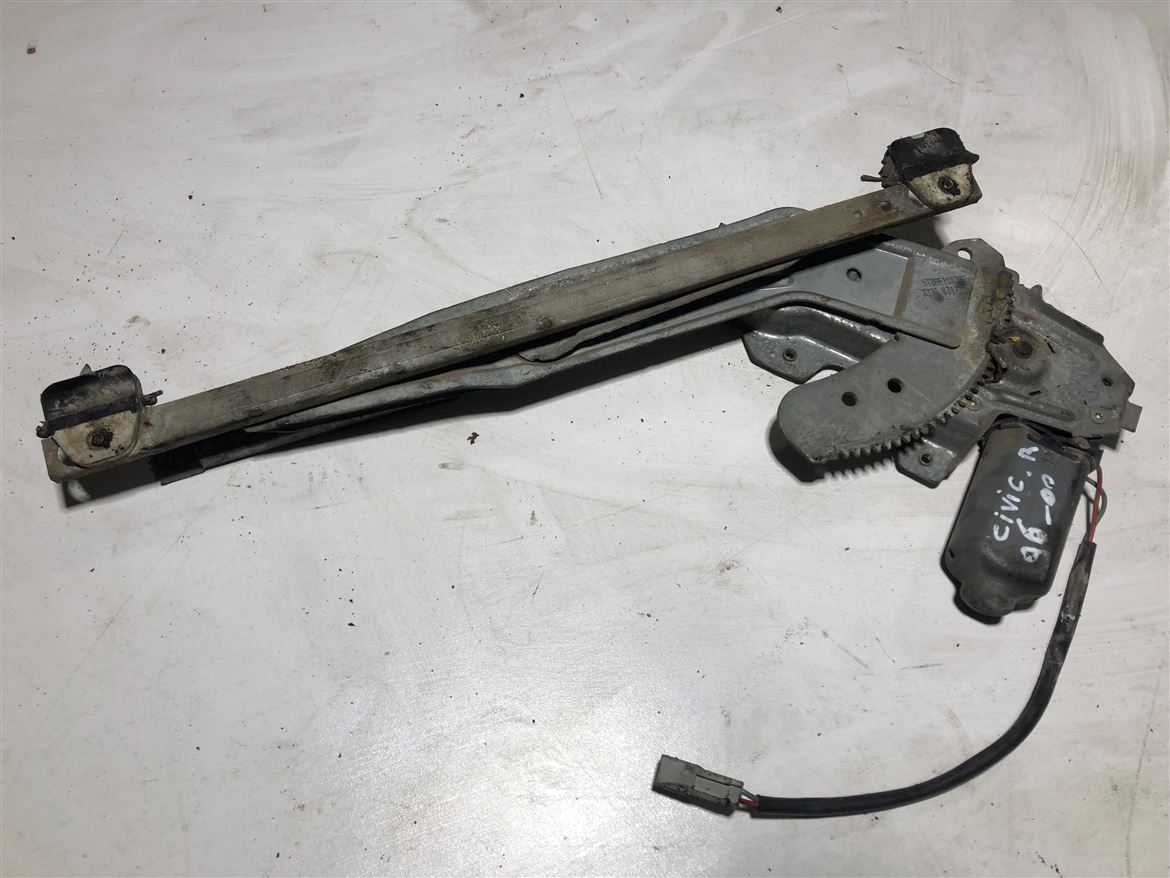 Honda Civic 1996-00 Arka Sağ Kapı Cam Krikosu