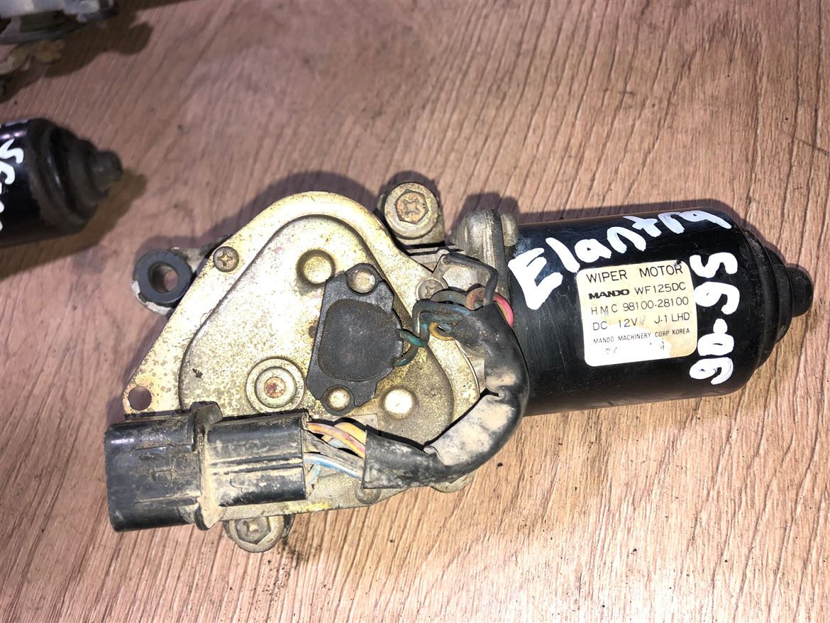 Hyundai Elantra 1990-1995 Ön Cam Silecek Motoru