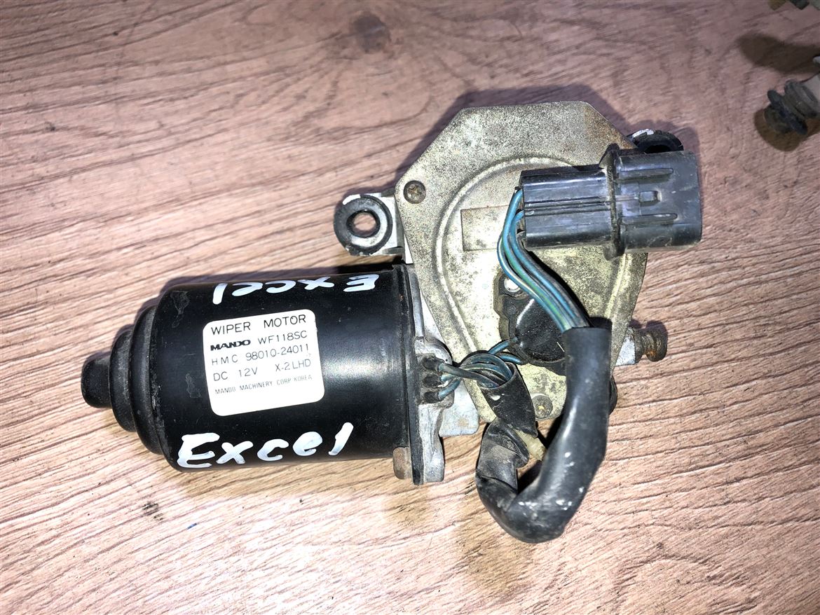 Hyundai Excel Ön Cam Silecek Motoru