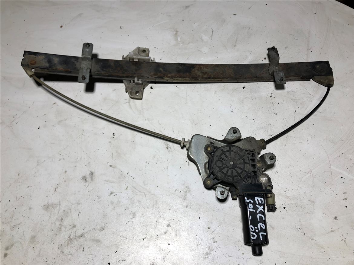 Hyundai Excel Sol Ön Kapı Cam Krikosu