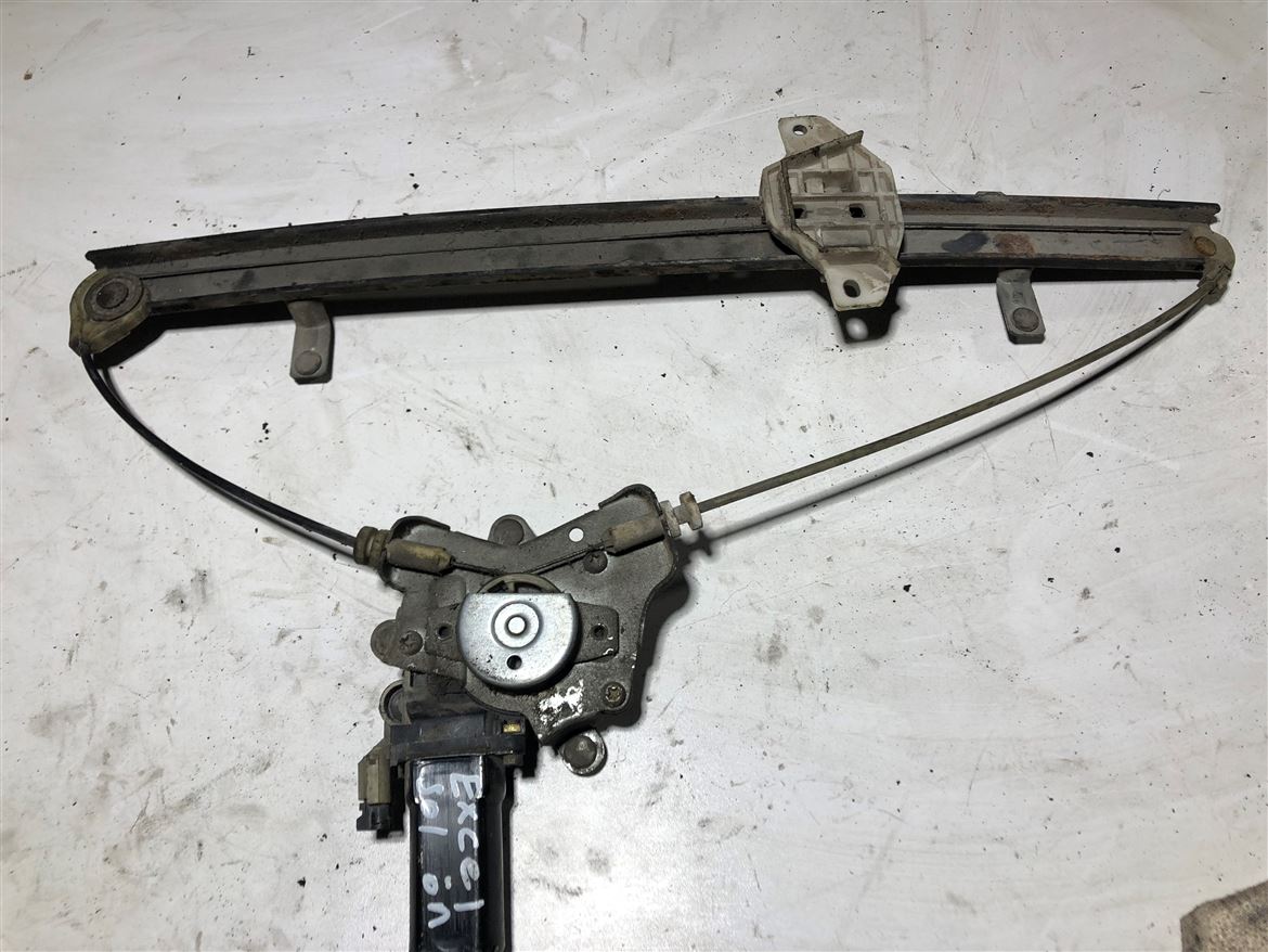 Hyundai Excel Sol Ön Kapı Cam Krikosu