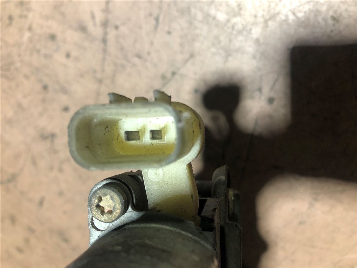 Hyundai H100 L300 1993-2008 Sağ Ön Kapı Cam Krikosu