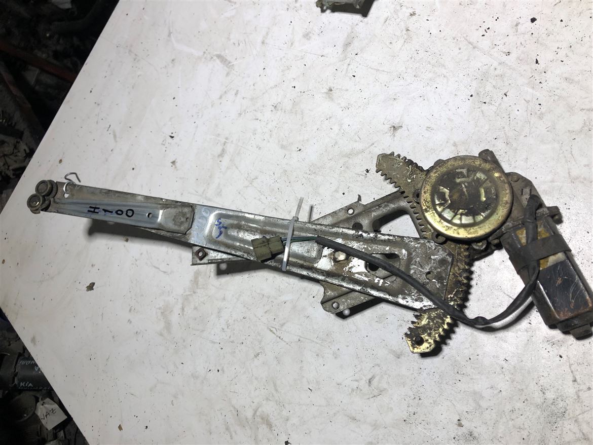 Hyundai H100 L300 1993-2008 Sağ Ön Kapı Cam Krikosu