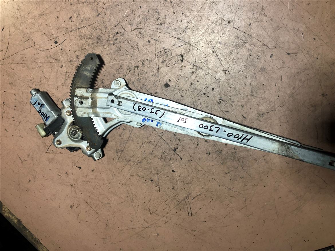 Hyundai H100 L300 1993-2008 Sol Ön Kapı Cam Krikosu