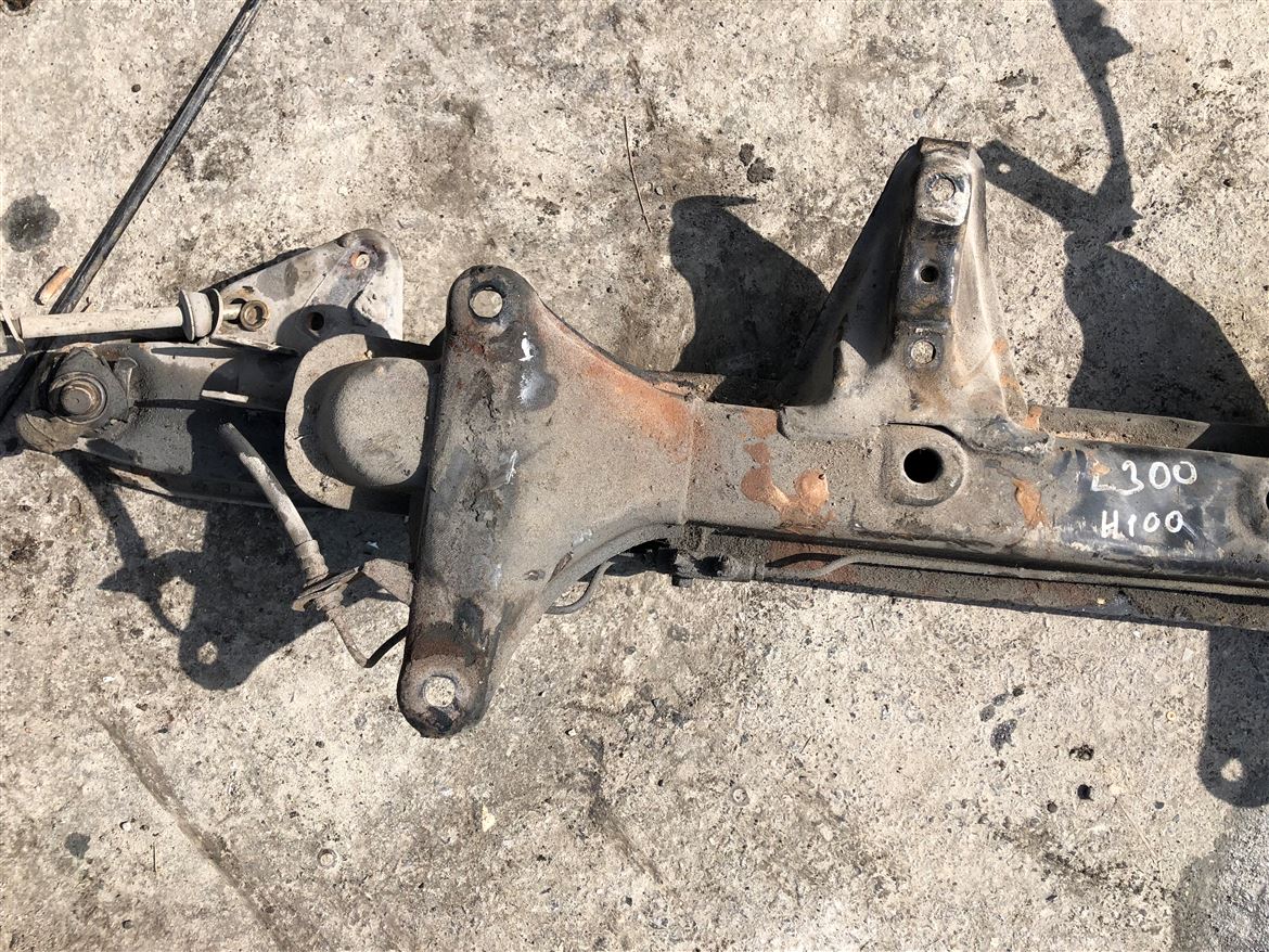 Hyundai H100 L300 Motor Beşiği Alt Travers