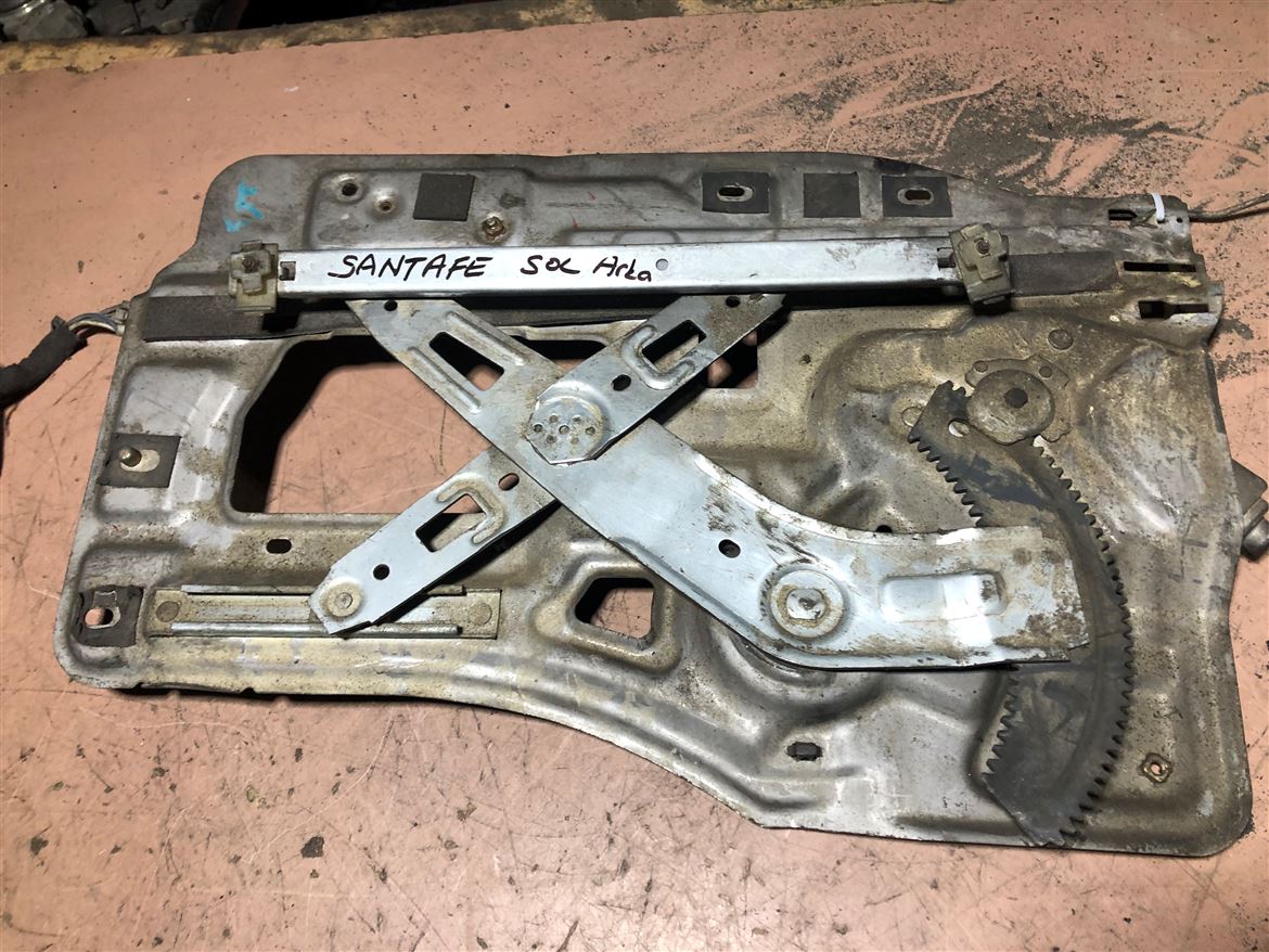 Hyundai Santa Fe Sol Arka Cam Krikosu