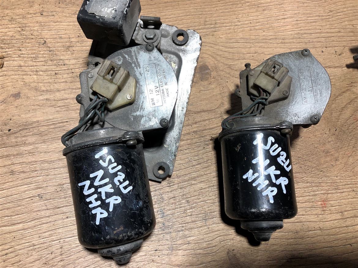 Isuzu NKR NHR Ön Cam Silecek Motoru