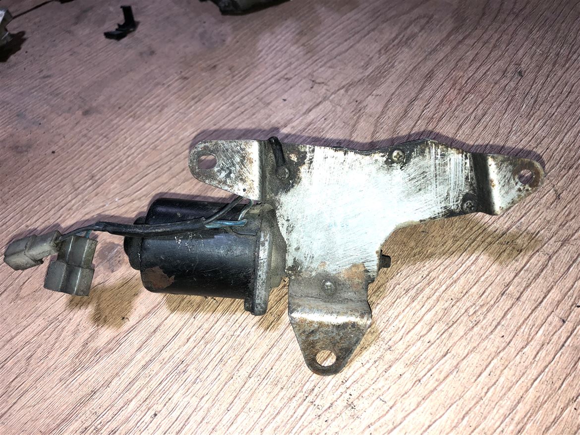 Kia Besta 1993-1998 Arka Cam Silecek Motoru
