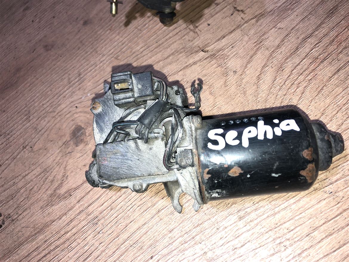 Kia Sephia Ön Cam Silecek Motoru